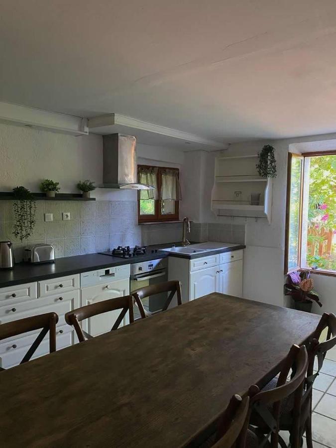 Jolie Maisonnette Niozelles Luaran gambar